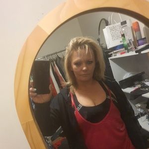 Meet your Posher, Leigh